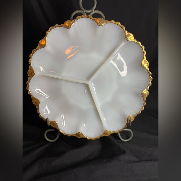 Anchor Hocking Milk Glass, divided relish dish - Picture 2 of 4